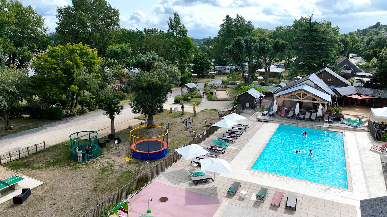 Camping avec piscine chauffée à Saumur