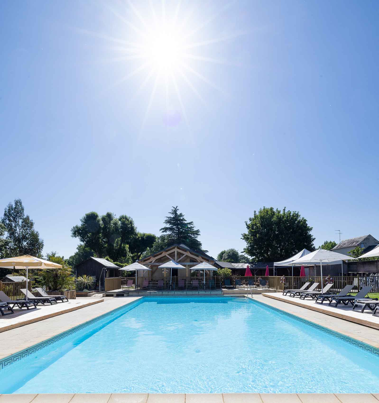 Camping avec piscine chauffée à Montsoreau